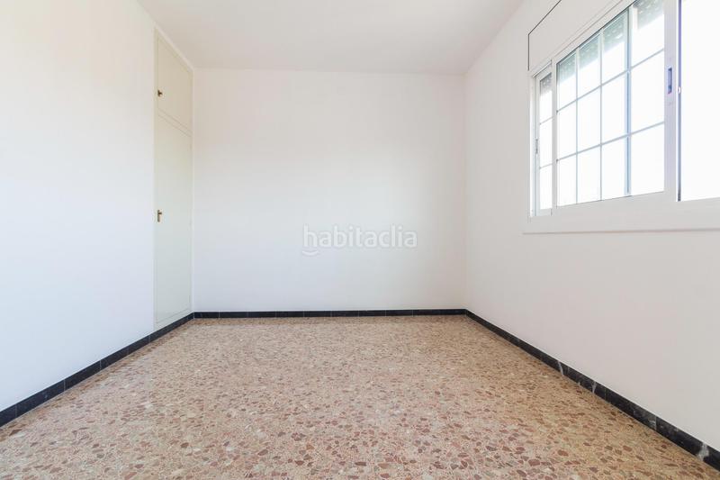 Foto 2807b0ad-000c-4244-a5f5-c482fe683845. Casa amb aparcament a Torrent Ballester Viladecans