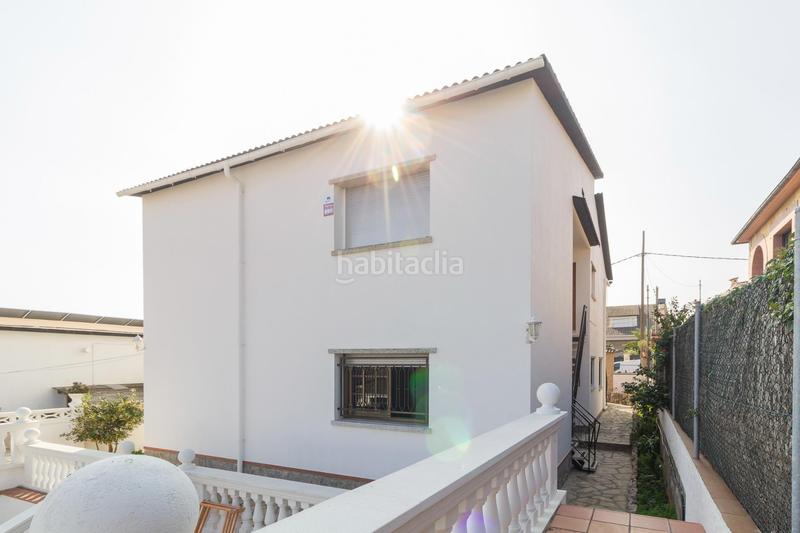 Foto 34624af1-3568-4952-a789-ed15c89d837e. Casa amb aparcament a Torrent Ballester Viladecans