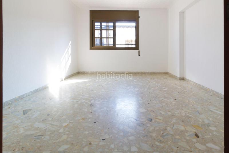 Foto 4aa67bdb-7db9-489c-aa4a-07b7f1aa5171. Casa amb aparcament a Torrent Ballester Viladecans