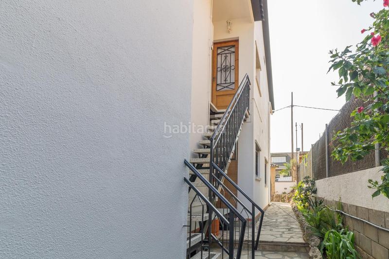Foto 652661b6-17f5-4b1b-a7c6-c19559a428f0. Casa amb aparcament a Torrent Ballester Viladecans