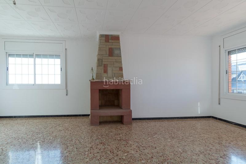 Foto 8098e025-73cd-4039-aa3f-7c679465d580. Casa amb aparcament a Torrent Ballester Viladecans