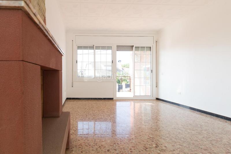 Foto 8d16a709-f46f-4842-88df-f2bdddc9164c. Casa amb aparcament a Torrent Ballester Viladecans