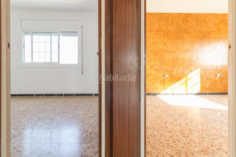 Foto 9b6444ef-f2d1-4c8e-9896-b46446b5a2df. Casa amb aparcament a Torrent Ballester Viladecans