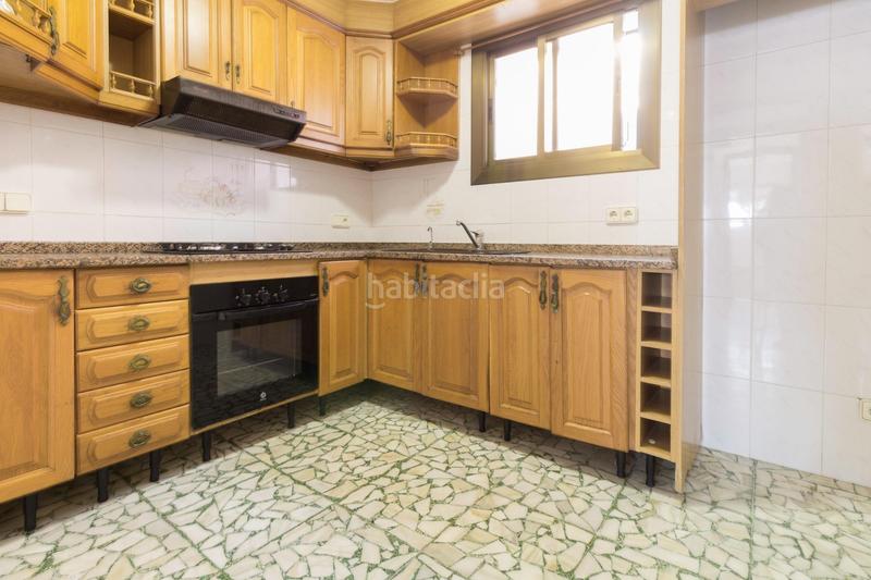 Foto a6886781-5de5-4d13-aa8e-51feca230282. Casa amb aparcament a Torrent Ballester Viladecans