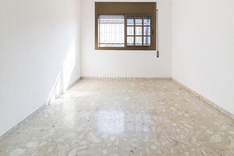 Foto b80add62-d67a-46f7-8ae6-91f02ed41783. Casa amb aparcament a Torrent Ballester Viladecans