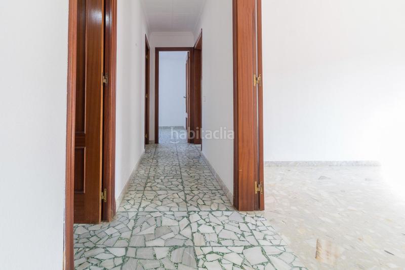 Foto b9646db7-d0ca-47d0-a99d-d98d6cf56d25. Casa amb aparcament a Torrent Ballester Viladecans