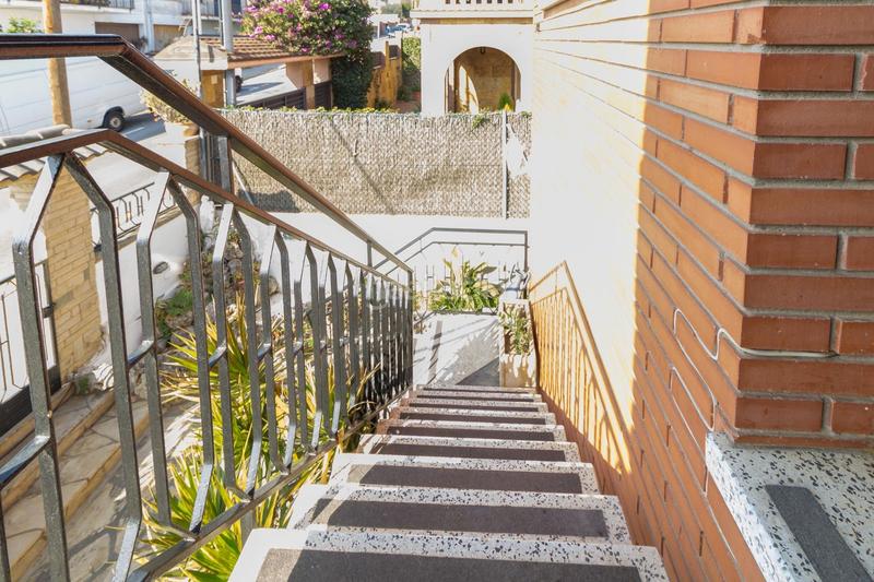 Foto c0fb9f7f-801a-473b-8be7-69395c481878. Casa amb aparcament a Torrent Ballester Viladecans