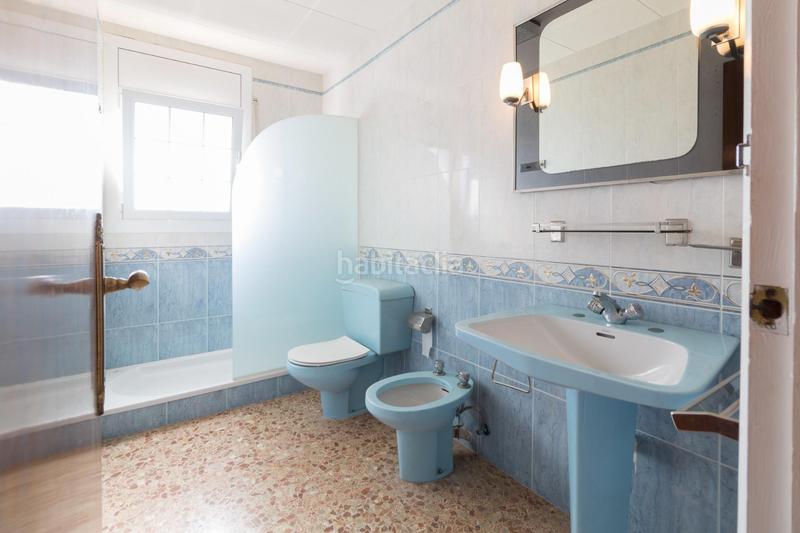 Foto c28e0981-2090-490e-ad15-1f85b20563ee. Casa amb aparcament a Torrent Ballester Viladecans