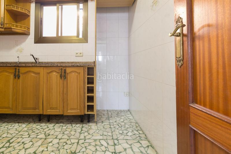 Foto dbaefbbc-8f7d-4bfd-863b-ca320ced78d8. Casa amb aparcament a Torrent Ballester Viladecans
