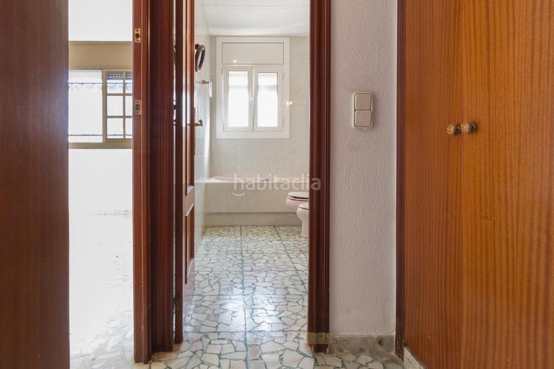 Foto facd60c0-9959-40a0-84ff-90e3010544fc. Casa amb aparcament a Torrent Ballester Viladecans