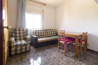 Flat  Avenida del mil·lenari. Piso totalmente exterior, con ascensor, 6 planta. 3 dormitorios.