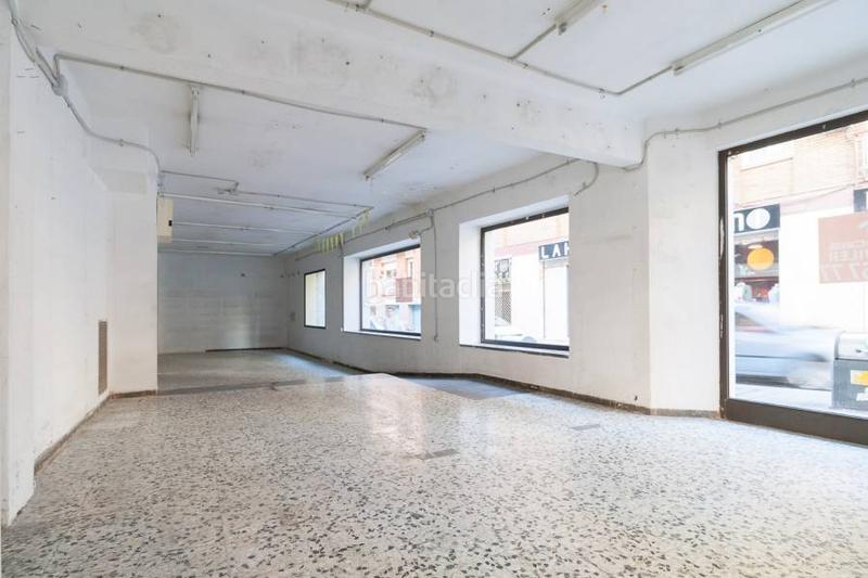 Foto 4a5860e8-8c90-4415-a863-24d30e0e3aff. Alquiler local comercial cien por cien zona comercial. en pleno eix comercial. en Viladecans