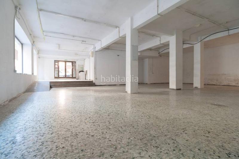 Foto ee9b8597-2e3f-45c1-9687-271fa126f0d6. Alquiler local comercial cien por cien zona comercial. en pleno eix comercial. en Viladecans