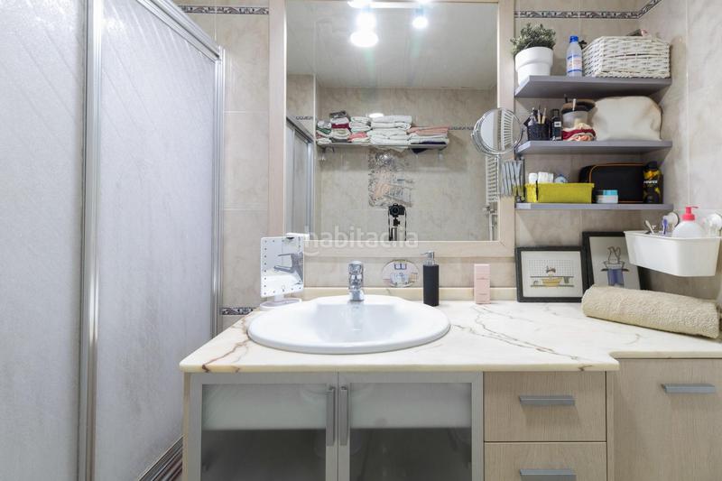 Foto 4d2bc46f-e108-48bf-8d43-836636924bf2. Dachwohnung mit heizung in La Roureda Viladecans