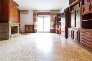 Pis  Calle sant mari�. Piso de 4 dormitorios. parking y trastero.amplio y luminoso piso