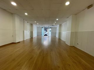 Lloguer Local Comercial a Marianao. Amplio local comercial 70 m2.  en ubicación estratégica de sant