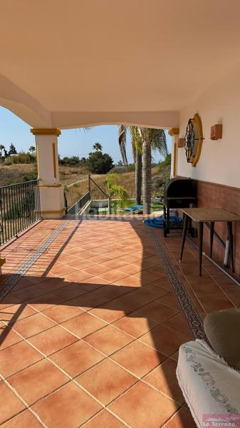 Foto c075afa1-35ab-4ed5-b992-be5efb66ab22. Casa  en Los Llanos Estepona