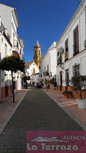 Foto c0d5fb65-361d-4510-9140-371d6d6bb368. Dúplex a Centro Estepona