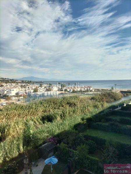 Foto 3d1808b9-0ea2-4932-9992-6f850e292717. Rent flat with parking pool in San Luis de Sabinillas Manilva