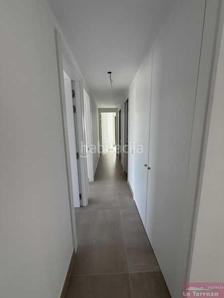 Foto 0a606276-5a0b-44b3-a023-aa9a56383312. Àtic amb aparcament piscina a Bahía Dorada Estepona