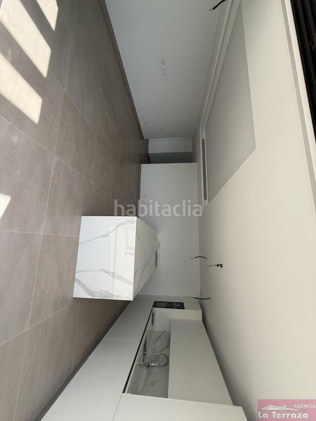 Foto 368f9dac-a29a-4b3f-b137-5c4b95f31417. Àtic amb aparcament piscina a Bahía Dorada Estepona