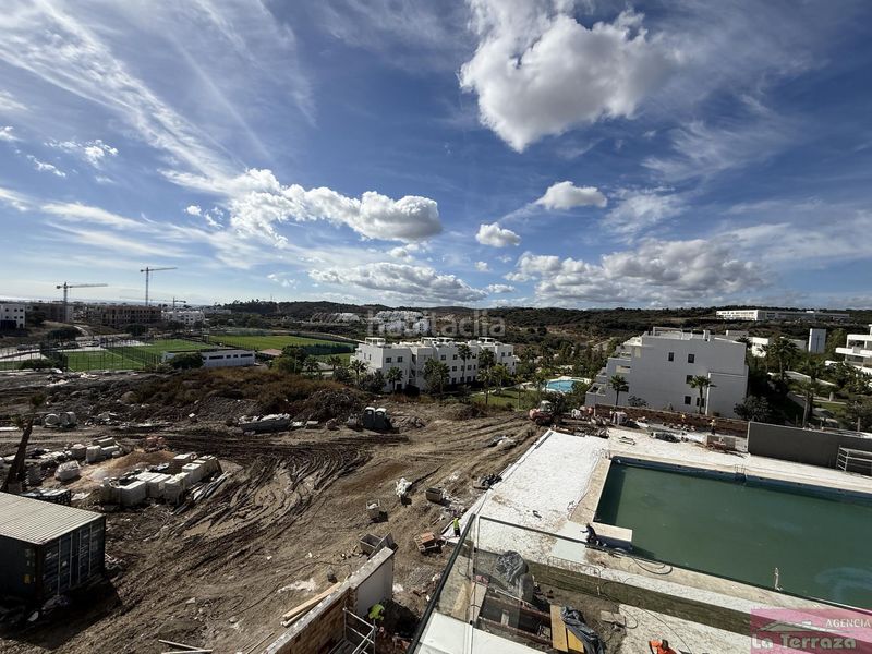 Foto 5fbde79b-3cb5-48e3-8828-ac47300cfe2d. Àtic amb aparcament piscina a Bahía Dorada Estepona