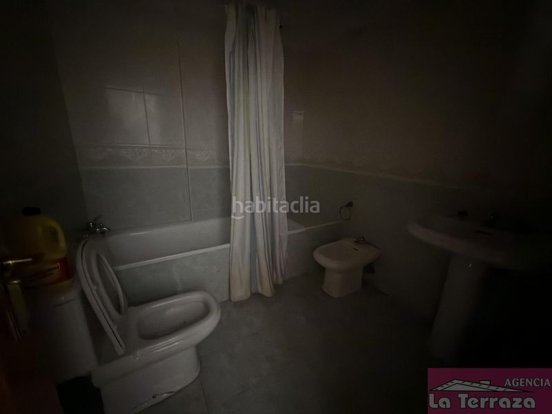 Foto 1be7e8b9-d33e-467b-984a-f241cdb08930. Casa amb aparcament a Zona Calvario Estepona