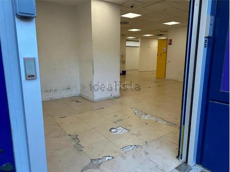 Foto 171c628f-81aa-4a5d-8240-00f2f161dc02. Lloguer local comercial a Villegas Sevilla