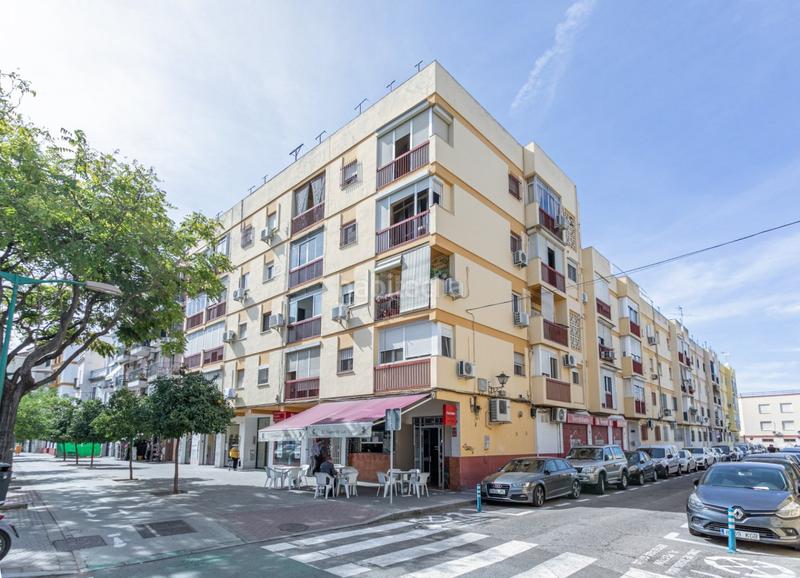 Foto 524b440d-c911-4f55-960d-77fe33fe35cd. Business premise in Doctor Barraquer - G. Renfe - Policlínico Sevilla