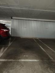 Parking voiture  Calle calle pirineos. Plaza de garaje en venta en sevilla  inversión segura y rentable