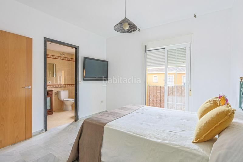 Foto 64a0aa0d-1447-4a2f-8e80-a78f859eb41d. Casa adosada en calle maria silva cruz 25 casa adosada en mairena en Mairena del Aljarafe