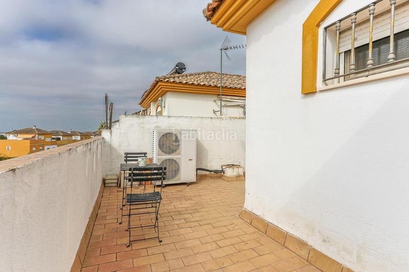 Foto b32eb6be-8346-44d5-919a-a53588fda785. Casa adosada en calle maria silva cruz 25 casa adosada en mairena en Mairena del Aljarafe