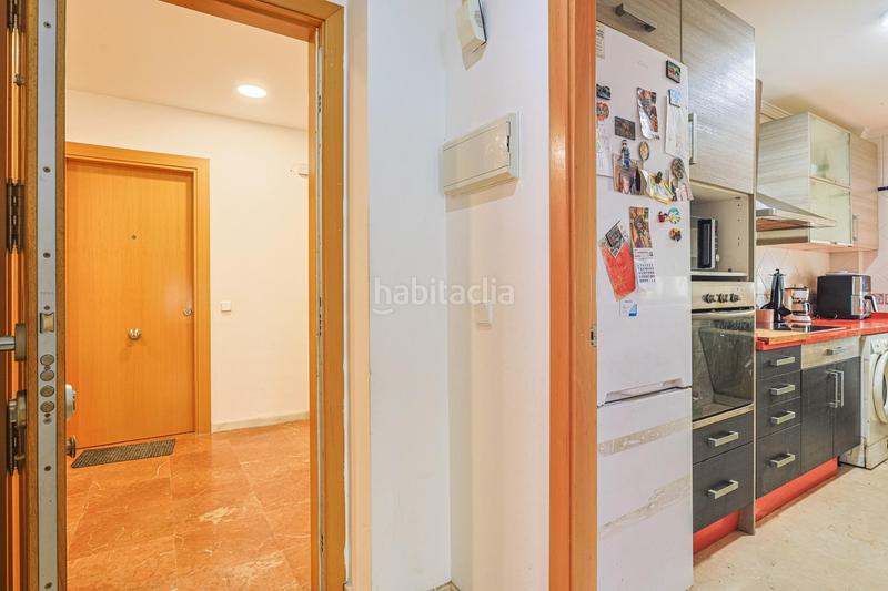 Foto 12d15df2-800e-4a25-af0b-b1a1ed74f0de. Piso en avenida de los países bajos 4 vivienda ideal con amplia terraza ,dos trateros y plaza garaje en Rinconada (La)