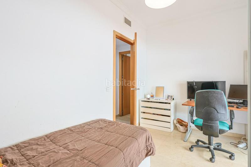 Foto 284a9fd0-ebd0-41a3-ad55-2932b58c219c. Piso en avenida de los países bajos 4 vivienda ideal con amplia terraza ,dos trateros y plaza garaje en Rinconada (La)