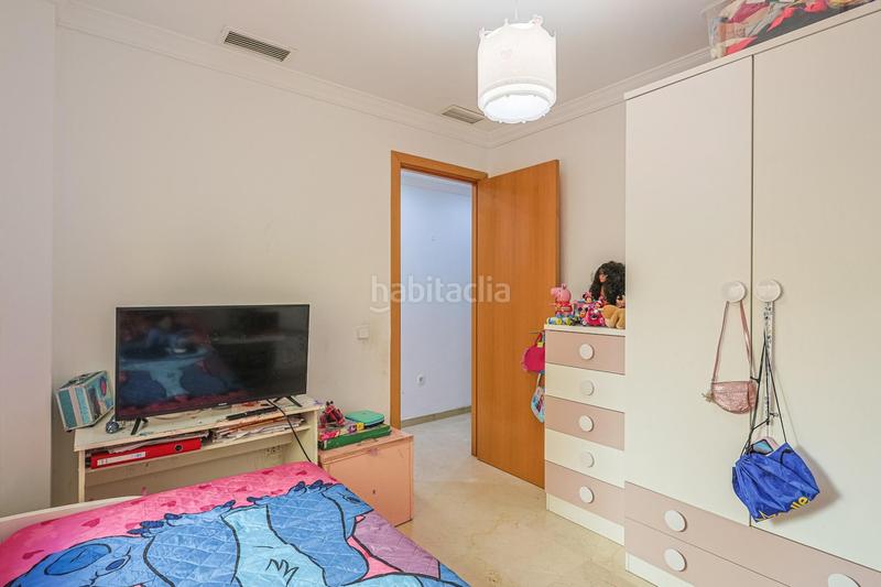Foto 503acca6-01ec-496d-ad95-eef2f6b679c5. Piso en avenida de los países bajos 4 vivienda ideal con amplia terraza ,dos trateros y plaza garaje en Rinconada (La)