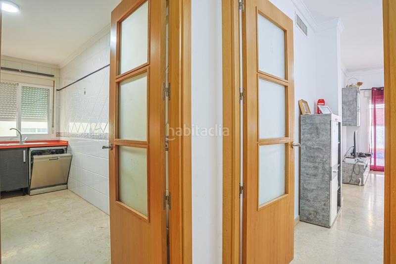 Foto 8c912e26-a88d-4c61-9daa-787eb82240a9. Piso en avenida de los países bajos 4 vivienda ideal con amplia terraza ,dos trateros y plaza garaje en Rinconada (La)