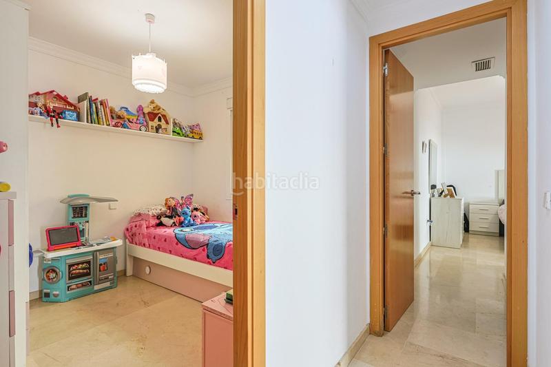 Foto 8f25cf30-57d4-423e-b49d-abf21e915898. Piso en avenida de los países bajos 4 vivienda ideal con amplia terraza ,dos trateros y plaza garaje en Rinconada (La)