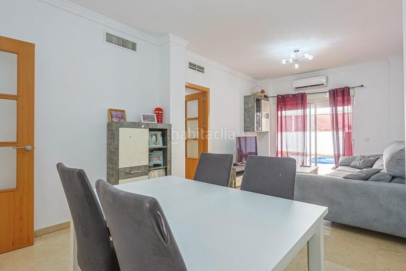 Foto 9771028e-141f-4a8c-bef3-7b20b8957ed8. Piso en avenida de los países bajos 4 vivienda ideal con amplia terraza ,dos trateros y plaza garaje en Rinconada (La)