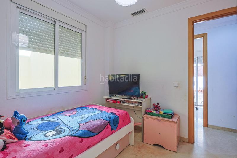 Foto ad6406c1-84eb-4152-8bca-73082f46e4e7. Piso en avenida de los países bajos 4 vivienda ideal con amplia terraza ,dos trateros y plaza garaje en Rinconada (La)