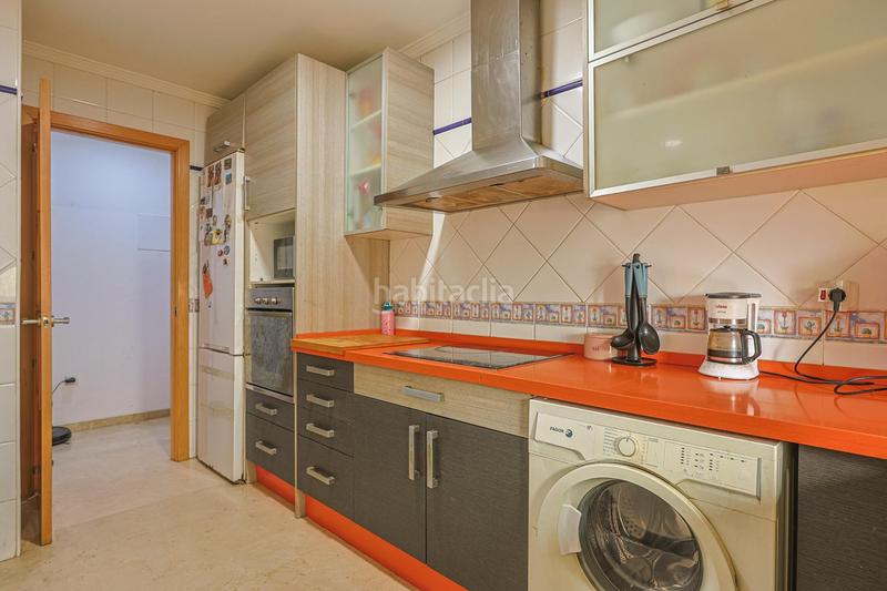 Foto cf5150c4-1b70-4937-a192-65751e2c9a79. Piso en avenida de los países bajos 4 vivienda ideal con amplia terraza ,dos trateros y plaza garaje en Rinconada (La)