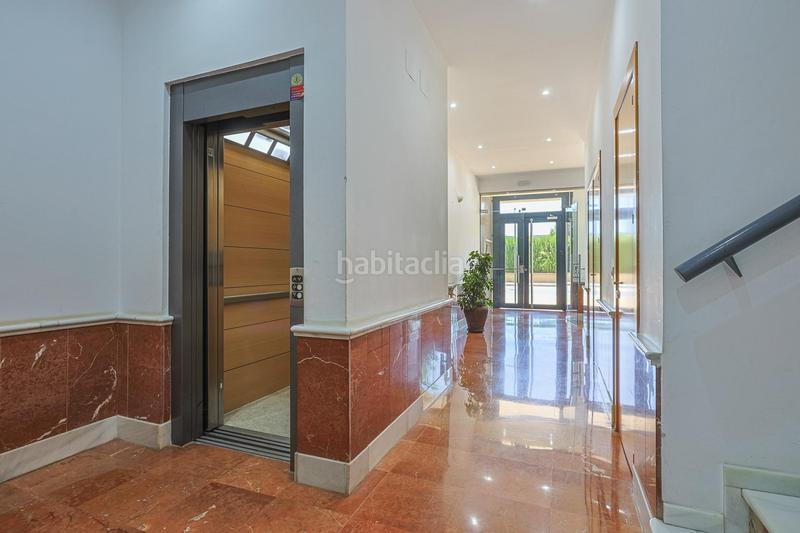 Foto d48af25e-6d4c-4b96-a6af-c9c3ec5dfee0. Piso en avenida de los países bajos 4 vivienda ideal con amplia terraza ,dos trateros y plaza garaje en Rinconada (La)
