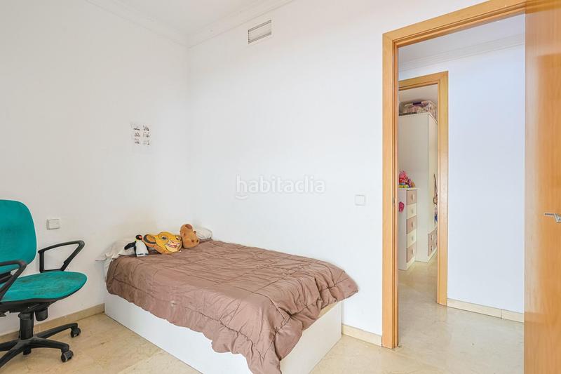 Foto ffaef20a-088b-4984-8f38-ba298543160e. Piso en avenida de los países bajos 4 vivienda ideal con amplia terraza ,dos trateros y plaza garaje en Rinconada (La)