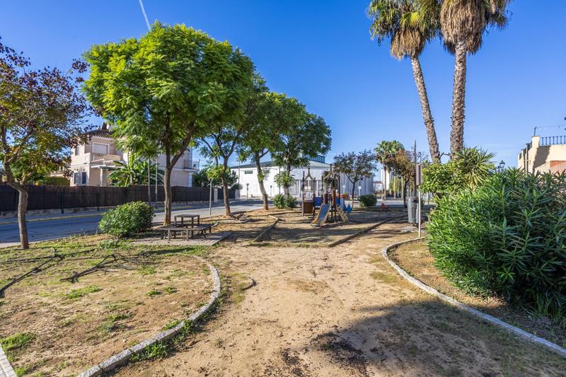 Foto b5c5a021-4e43-4c92-894d-02b835950ae5. Casa tu nuevo hogar espacio, luz y un espectacular patio que te enamorará en Espartinas