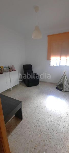 Foto 3291ec1e-6485-466b-a9c9-2030f2b45cb9. Piso amplio piso semirreformado en Torreblanca comodidad y espacio a tu alcance en Sevilla