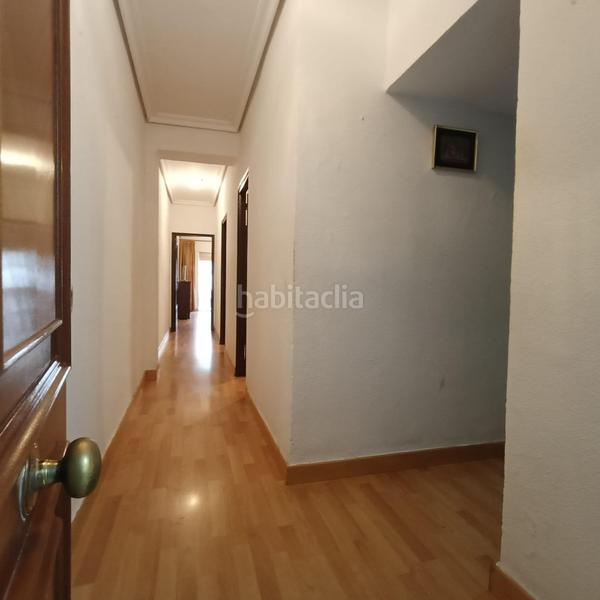 Foto 713b0a0e-361e-4900-adf2-c4166f68ff7e. Pis amb aparcament a La Calzada - La Florida Sevilla