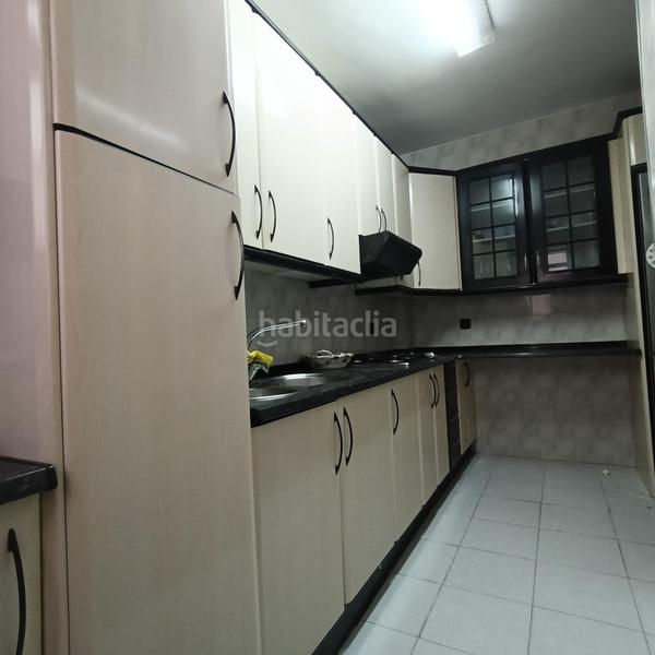 Foto b5f519b3-c3b4-4bca-b0a5-a13eec668c70. Pis amb aparcament a La Calzada - La Florida Sevilla