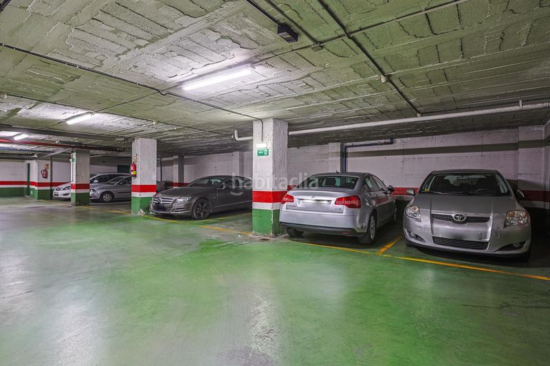 Foto e855e665-9d0e-4777-89e0-764d800853ca. Aparcament cotxe a Urbadiez - Entrepuentes Sevilla