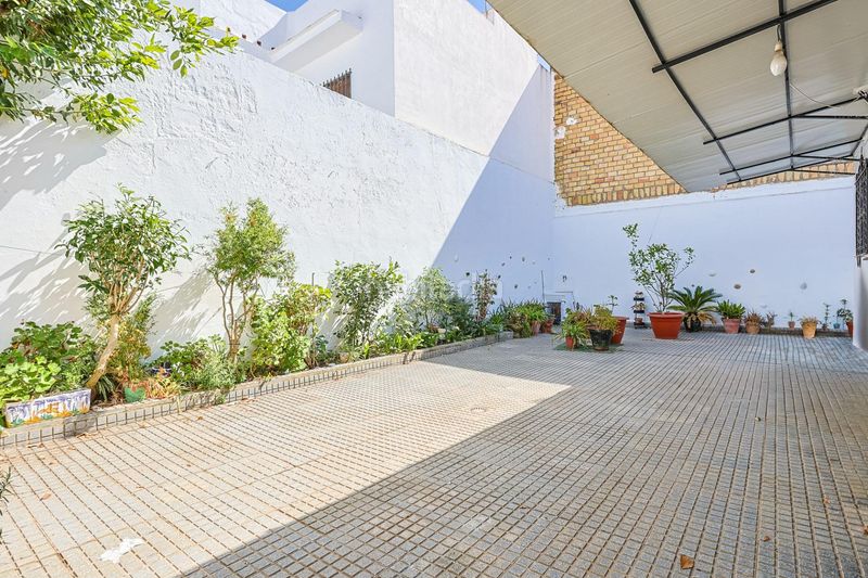 Foto 151cbf49-32e1-4adb-95d8-67092b0be4a6. Casa amb aparcament a Valdezorras - El Gordillo Sevilla