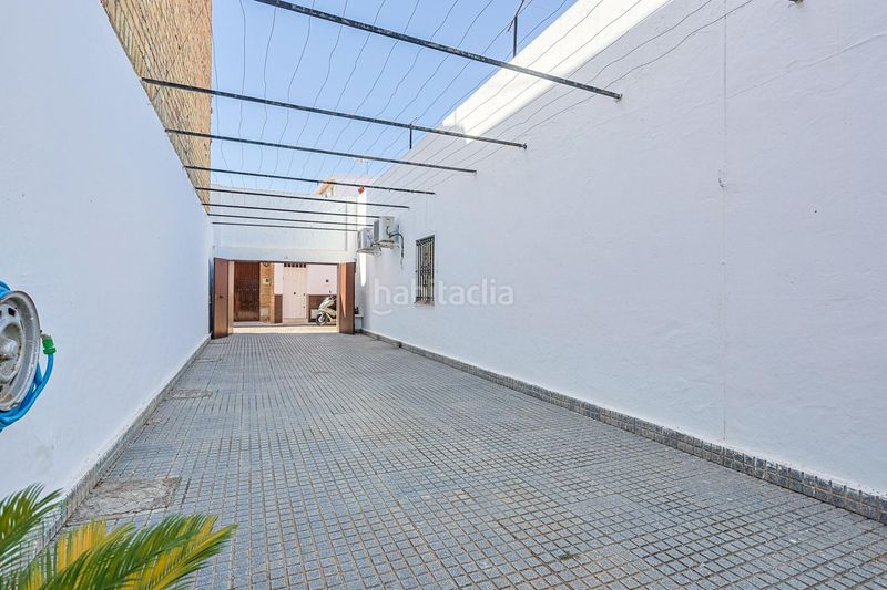 Foto 45bd8232-6b99-46c7-ae9f-e9b4243fe0e2. Casa amb aparcament a Valdezorras - El Gordillo Sevilla