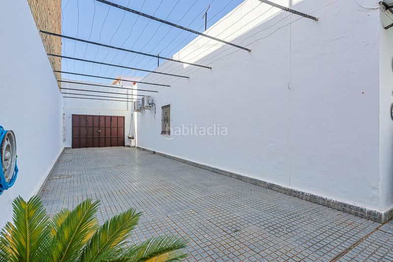 Foto 88fcb574-2a60-448a-9126-4d6eb384f076. Casa amb aparcament a Valdezorras - El Gordillo Sevilla